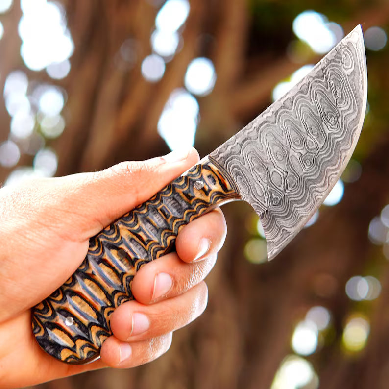 Hand Forged Damascus Skinner Knife – 7" Custom Hunting & Bushcraft Knife with Pakka Wood Handle and Leather Sheath