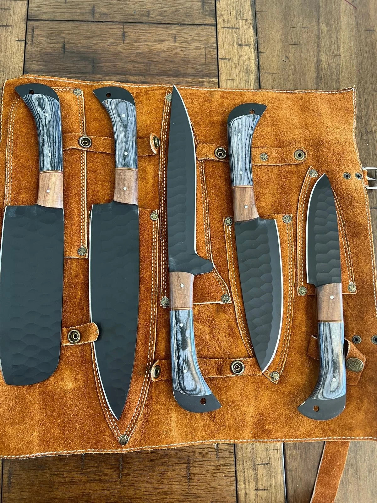 Handmade Hammered High-Carbon Steel 5-Piece Chef Knife Set with Wood Handles & Leather Carry Bag | Knives Zone